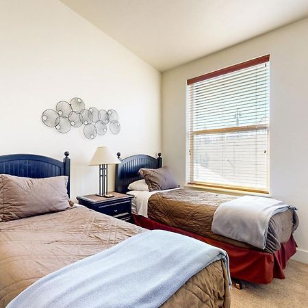 Newpark Townhomes 28 Парк Сити Екстериор снимка